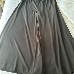 Chicos size 0 crops dark black eic